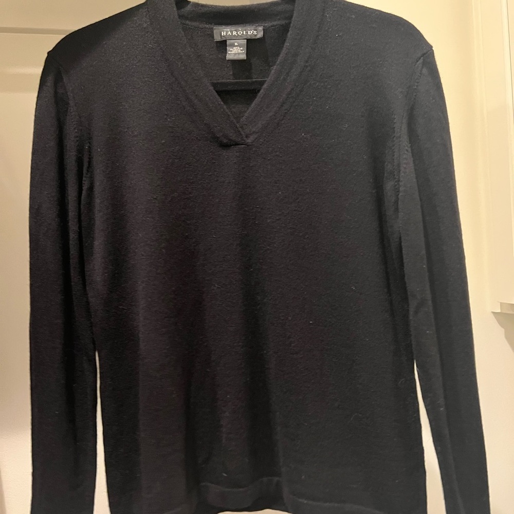 Merino V neck sweater, medium